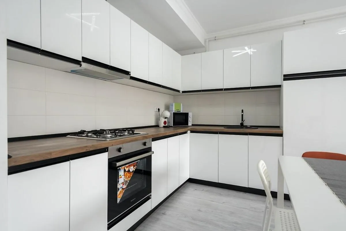 Rose Residence 1-1Br Apt-Parking Voluntari 0*,  Romania