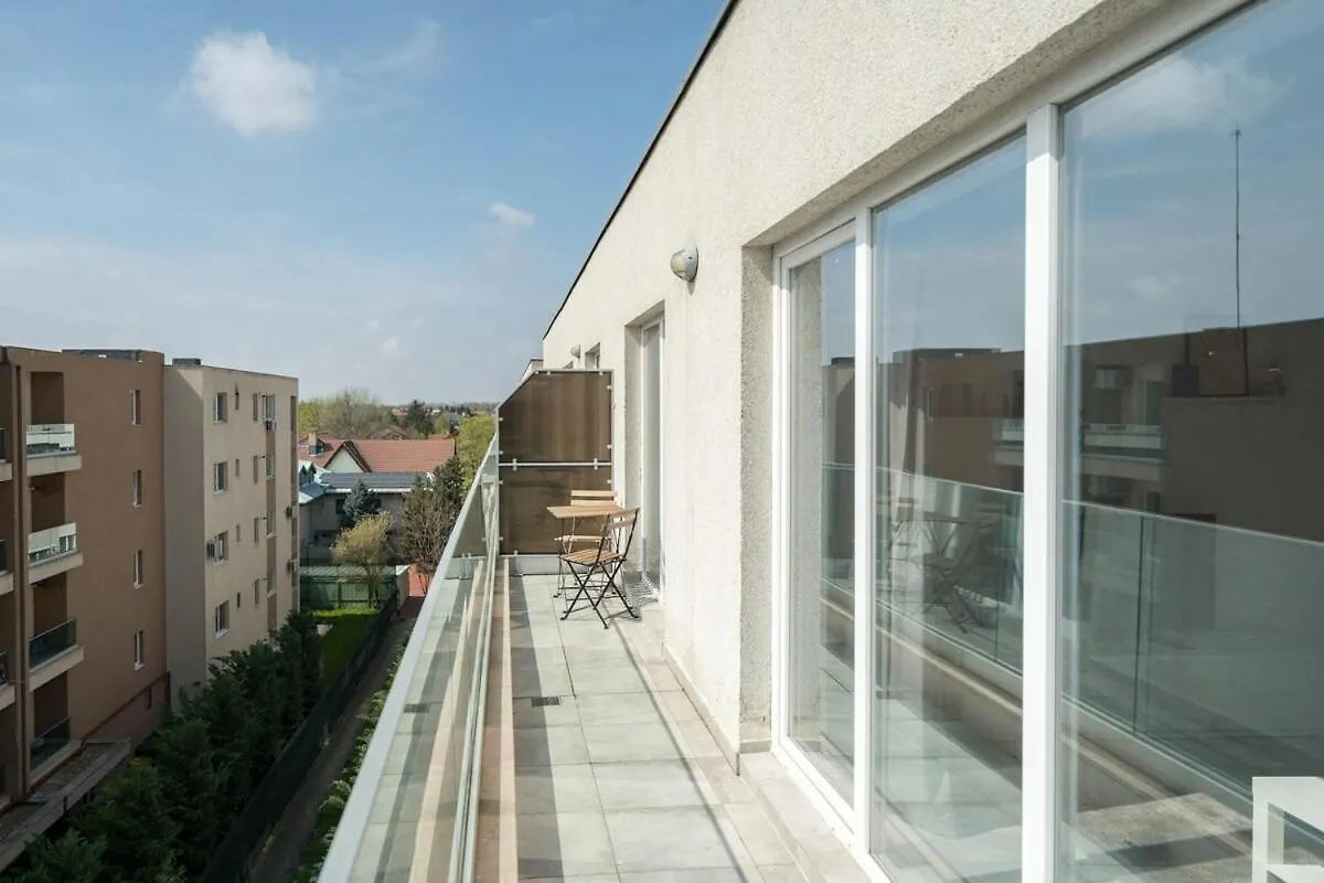 Rose Residence 1-1Br Apt-Parking Voluntari 0*,  Romania